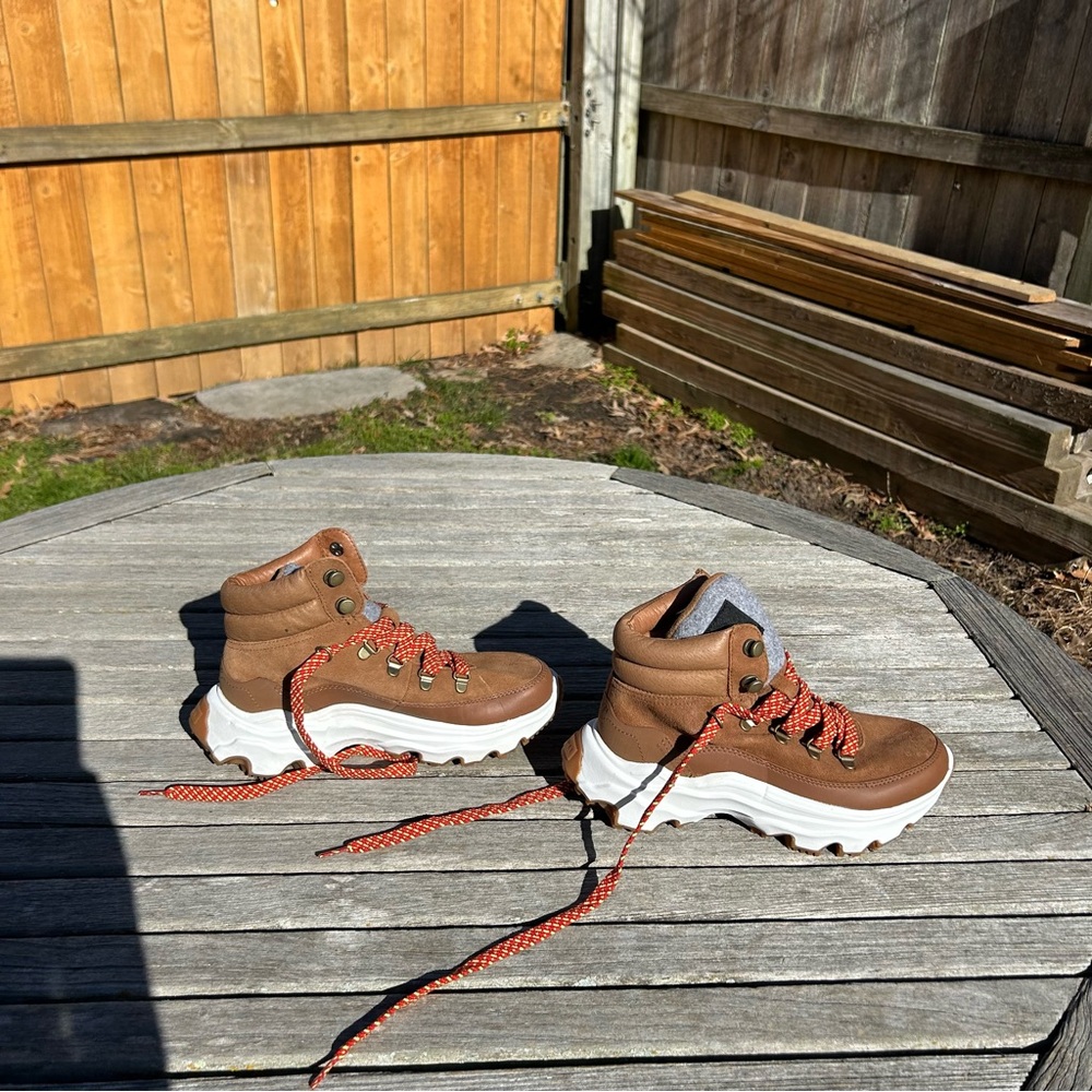 SOREL Kinetic Breakthru waterproof Boots Size 7 - Picture 4 of 15